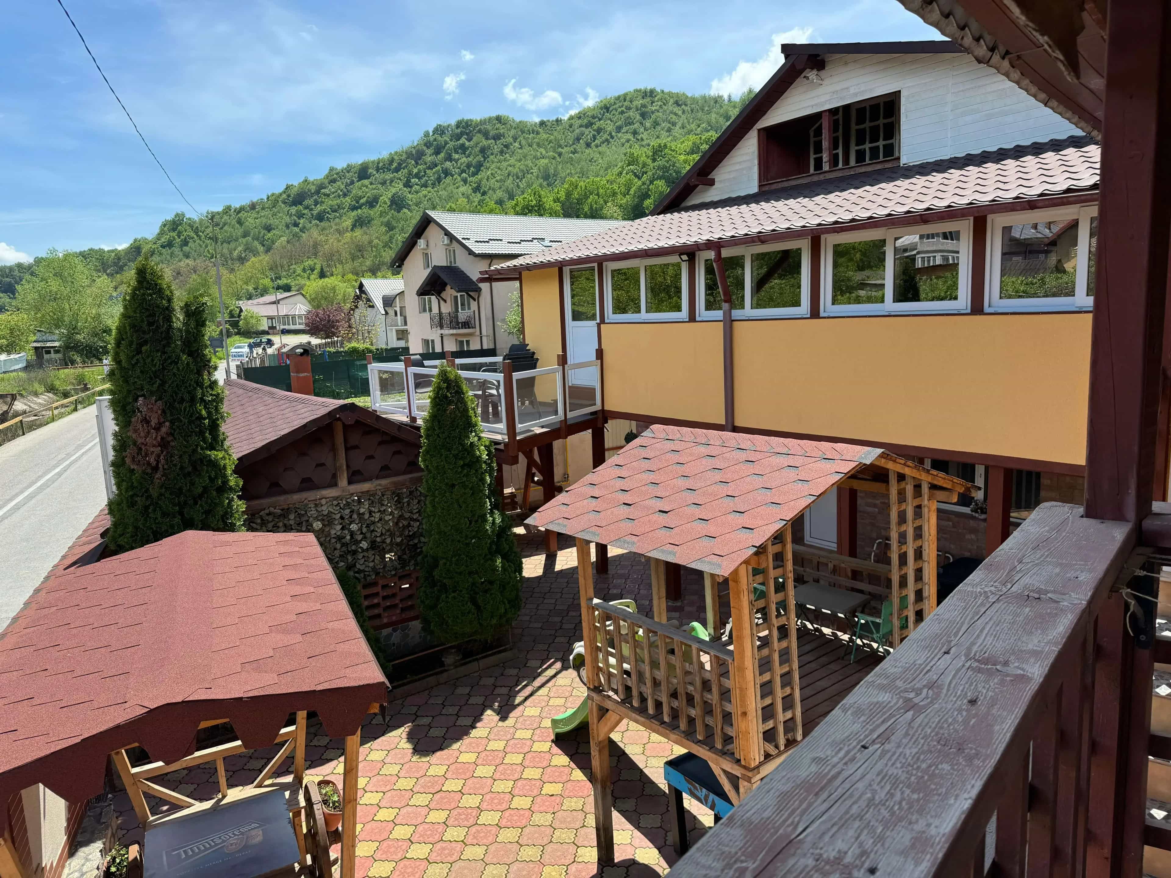 Pensiunea Leo & Georgiana — cazare și relaxare în Ocnele Mari, aproape de Salina